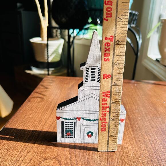 Cats meow village Gates Mills Church Ohio Western Reserve Christmas Series - Picture 8 of 9